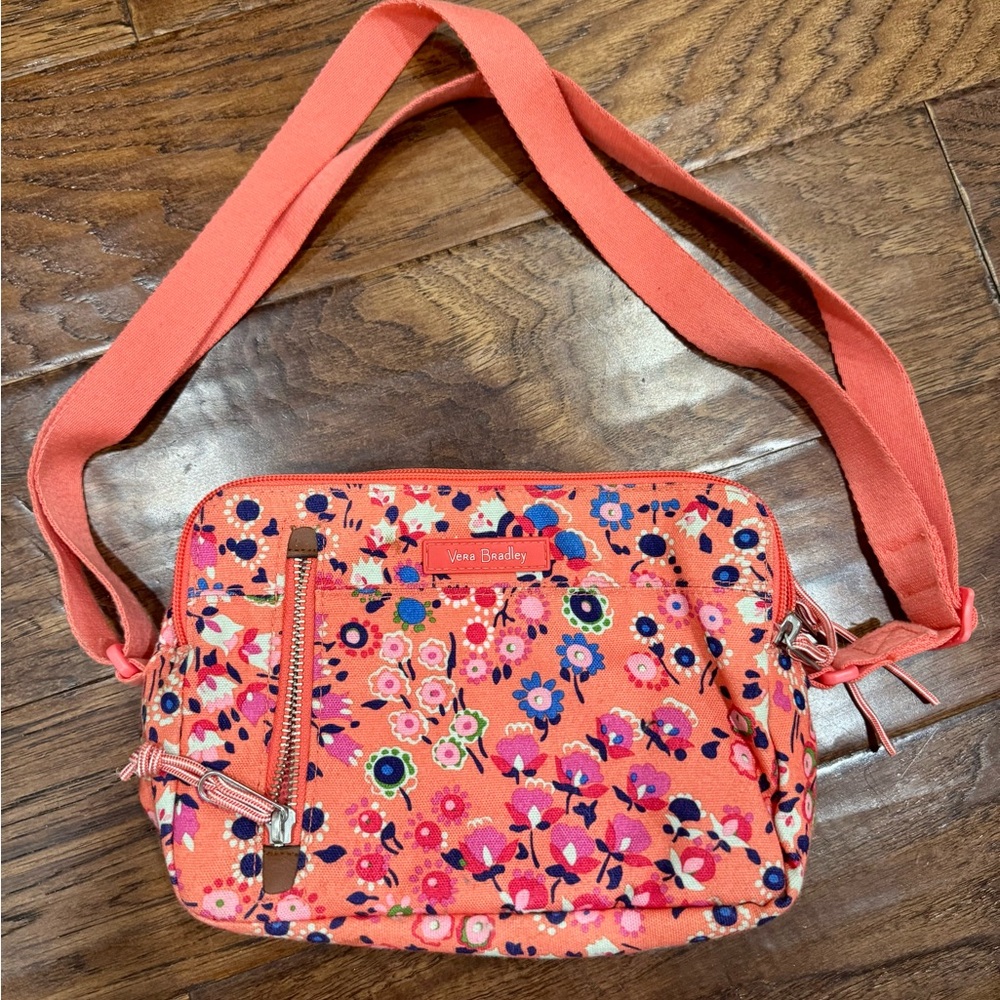 VERA BRADLEY LIGHTEN UP ON THE HORIZON CORAL MEADOW CROSSBODY